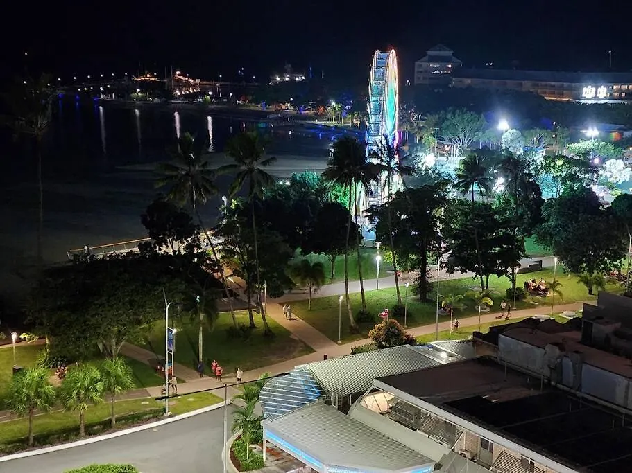 Studio Room In Cairns Esplanade! Ocean View! Heart Of 凱恩斯 0*,  澳大利亚